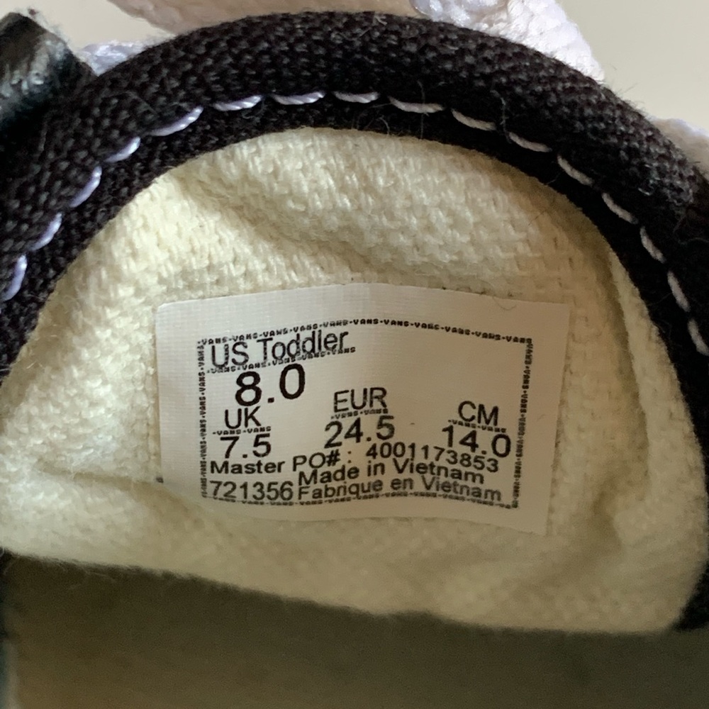 Vans! - Picture 4 of 6